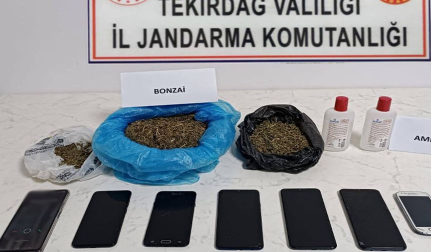 Çerkezköy’de şüphelilerin üzerinden 7 adet telefon çıktı